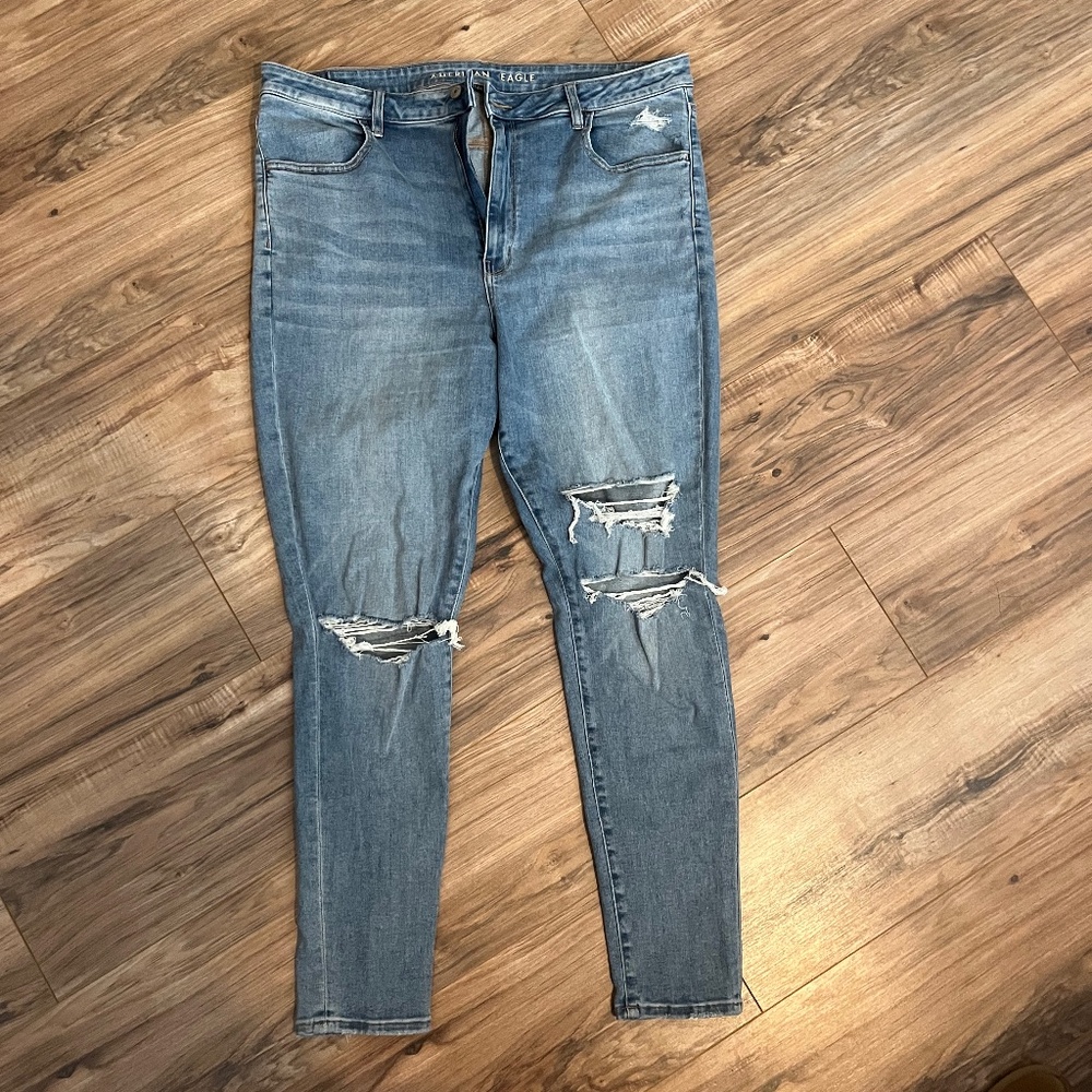 American Eagle Women's Medium Wash Skinny Jeans